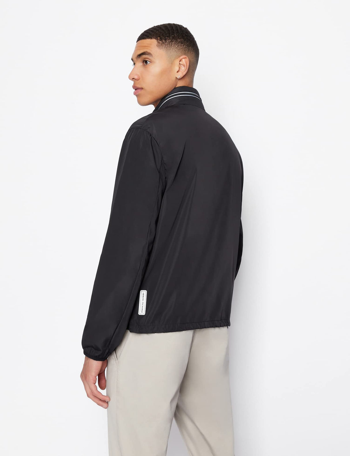 Armani Exchange Packable, Hidden Hoodie, Two Zip Pockets on Front, Rubber Patch Logo Chaqueta cortavientos para Hombre, Negro, XXL