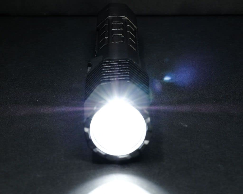 PELI 7060 Linterna LED táctica autoprogramable, Uso Policial y Vigilantes de Seguridad, Resistente al Agua IPX4, 535 Lúmenes, 68h de autonomía, Color: Negro