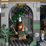 LEGO Harry Potter Castillo de Hogwarts: Torre Central - Castillo de Juguete con Cuarto de Llaves Voladoras y Ajedrez Mágico - 12 Minifiguras - Regalo para Niñas y Niños de 10+ Años 76454