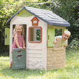 Smoby Life Casa Jura Lodge - Casa de Juegos Infantil con 2 Puertas Bajas, Ventanas con Contraventanas y Comedero para Pájaros - Material Reciclado - Resistente Rayos UV - Más de 2 años (7600810504)