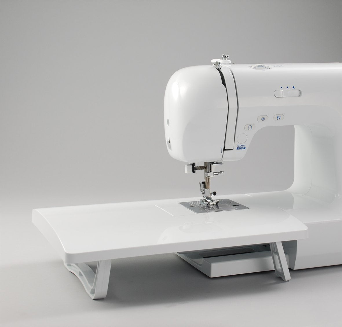 Carina 291875 Professional - Máquina de coser con accesorios [Importado de Alemania]