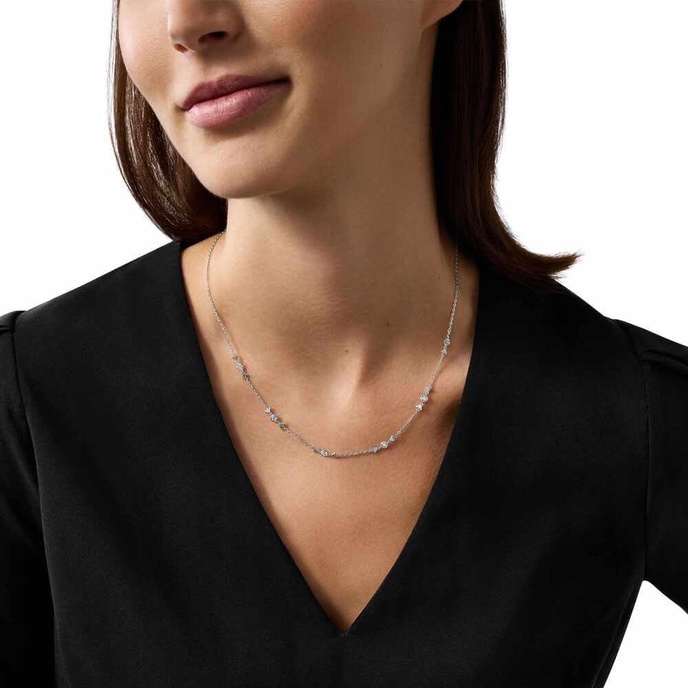 Emporio Armani Collar de plata de ley con cierre de langosta para mujer