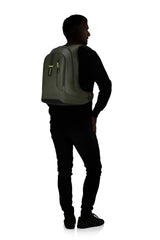 Samsonite Paradiver Light - Mochila portátil L+ 15.6 pulgadas, 48 cm, 24 L, Verde Selva