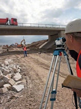 Bosch Professional Nivel Óptico GOL 26 D (aumento 26x, unidad de medida: 360 grados, alcance: hasta 100 m, regla graduada GR 500, trípode BT 160, en maletín de transporte)