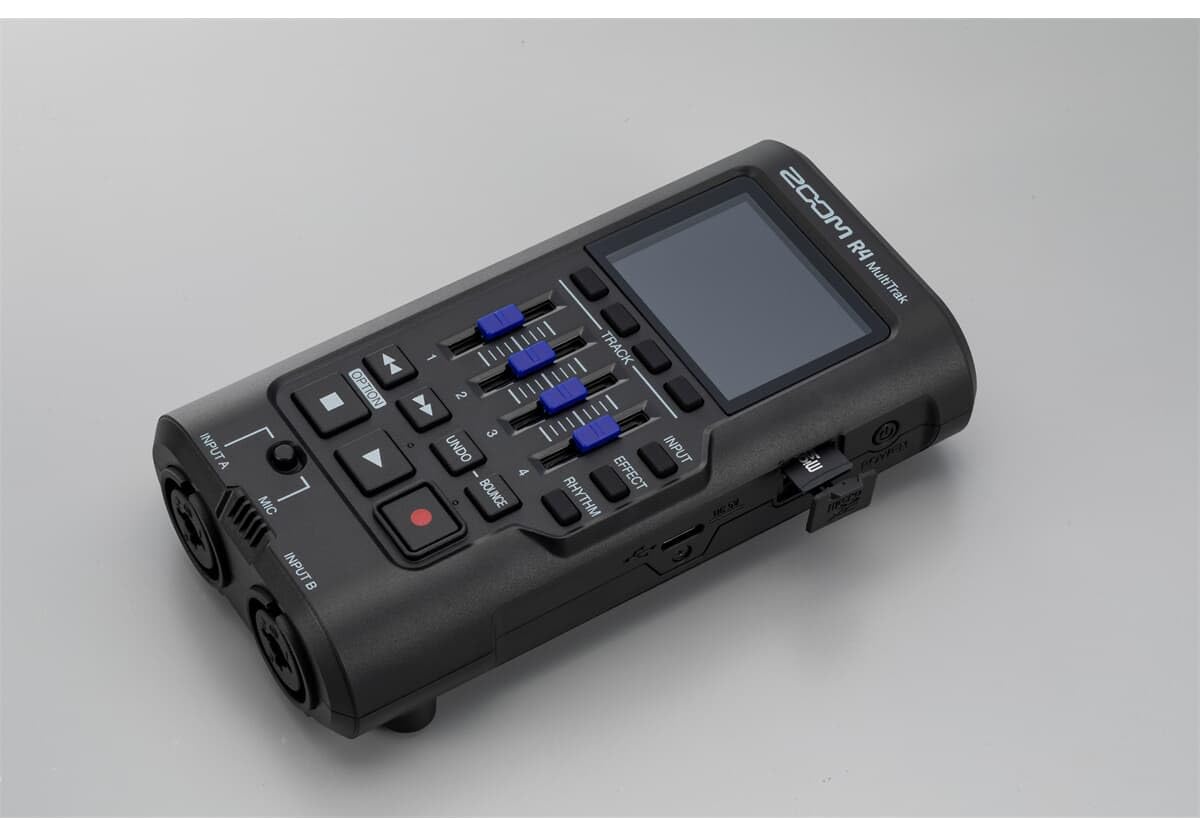 Zoom R4 MultiTrak Grabadora multipistas 32-Bit con coma flotante, Stereo Bouncing, 2 entradas combo XLT/TRS, micrófono incorporado, efectos, ritmos, alimentado por pilas e interface de audio USB