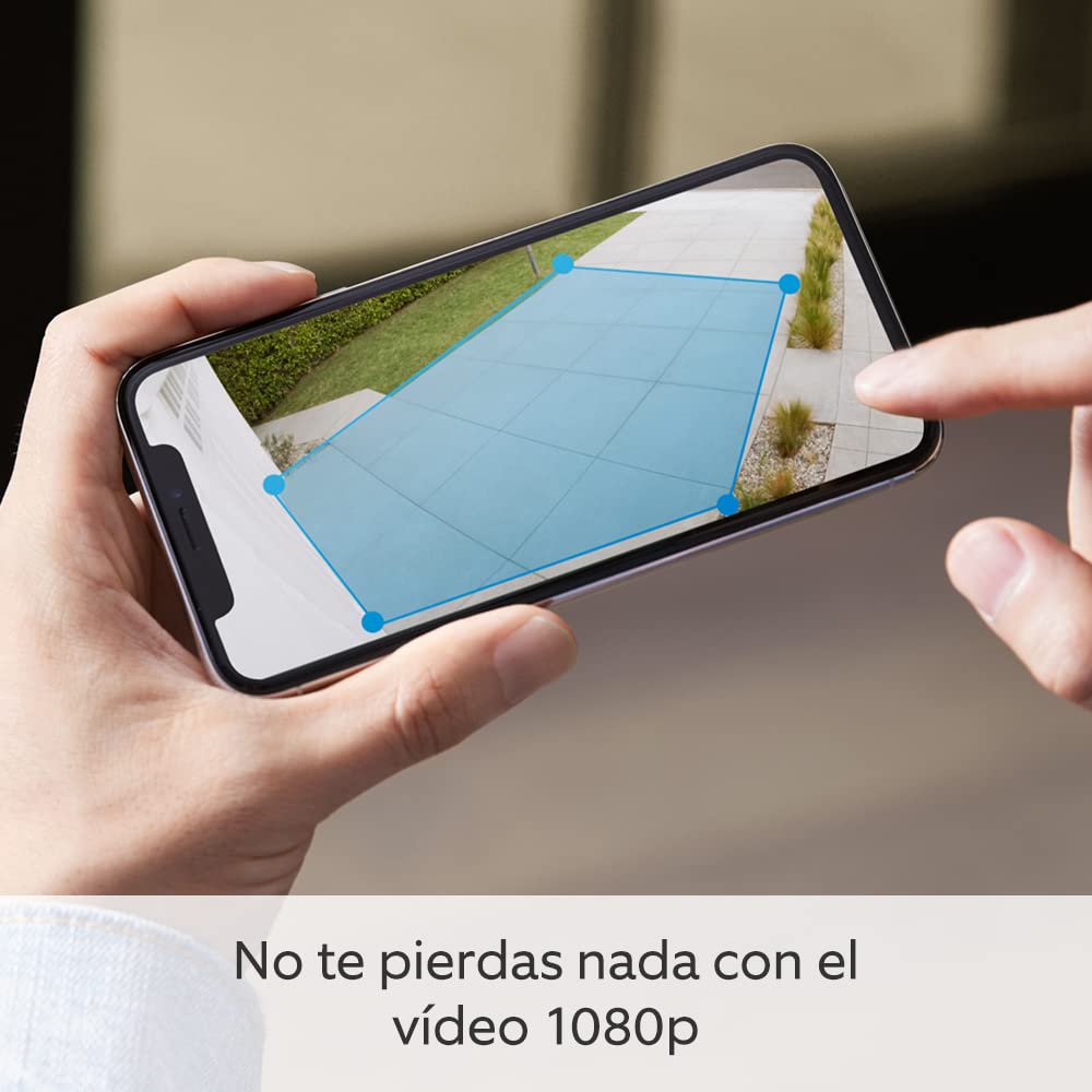 Ring Cámara Plus con luces y enchufe (Spotlight Cam Plus) | Cámara de vigilancia exterior wifi con vídeo HD 1080p, comunicación bidireccional, visión nocturna y focos LED | 30 días gratis de Ring Home