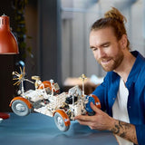 LEGO Technic Vehículo de Exploración Lunar NASA Apollo Róver Espacial, Maqueta para Adultos, Regalo Coleccionable para Hombres y Mujeres Fans de la Ciencia, Decoración del Hogar y Oficina 42182