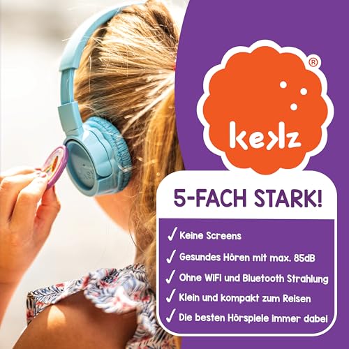 Kekz Set de iniciación Premium: Auriculares para Galletas, Color Azul, Incluye Juego de Audio Cookie Crew & Wunderkekz, Exclusivo en Amazon Strandtasche & Was ist Was Junior – Aeropuerto Audiochip