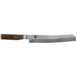 KAI Shun Premier Tim Mälzer Cuchillo japonés para pan con hoja de 23 cm - Núcleo VG-MAX 61 HRC, 32 capas de Damasco pulido - Mango de madera de Pakka color marrón medio - Superficie martillada