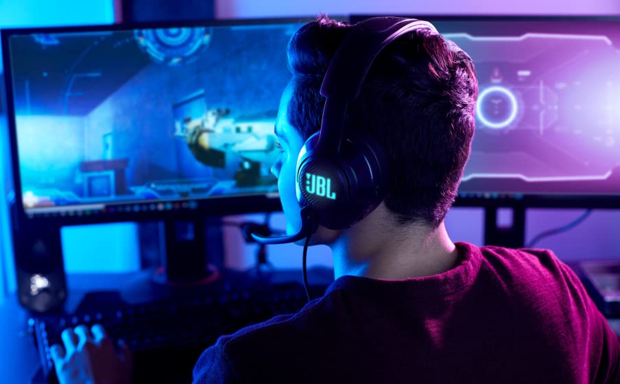 JBL Quantum 400 Auriculares para gamers con un diseño llamativo, tecnología de virtualización surround y reproducción DTS, con micrófono y RGB, compatible con múltiples plataformas, en negro