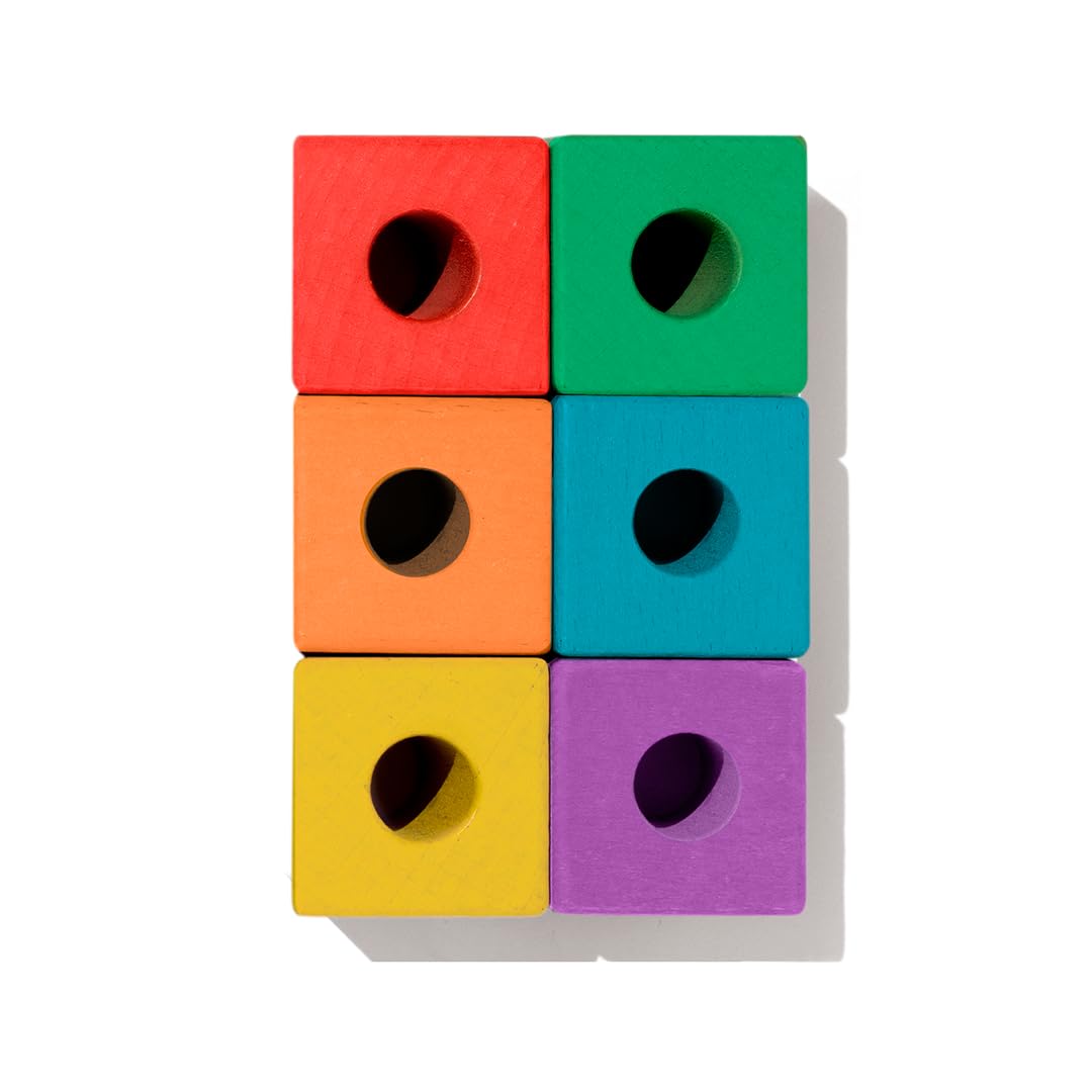 Lovevery | El Juego de Bloques | Bloques de Construcción y Piezas de Madera Maciza + Caja de Almacenaje de Madera, se Convierte en un Coche de Tracción, 70 Piezas, 20+ Actividades, Edad 12+ Meses