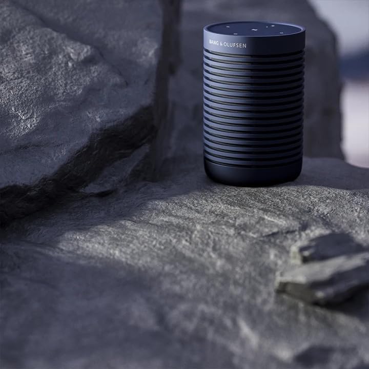 Bang & Olufsen Beosound Explore Altavoz de 360 Grados Bluetooth Portátil Inalámbrico de Alta Gama para Uso en Exteriores, Casa y Viaje, IP67 Resistente al Agua y Polvo, Hasta 27 horas Navy