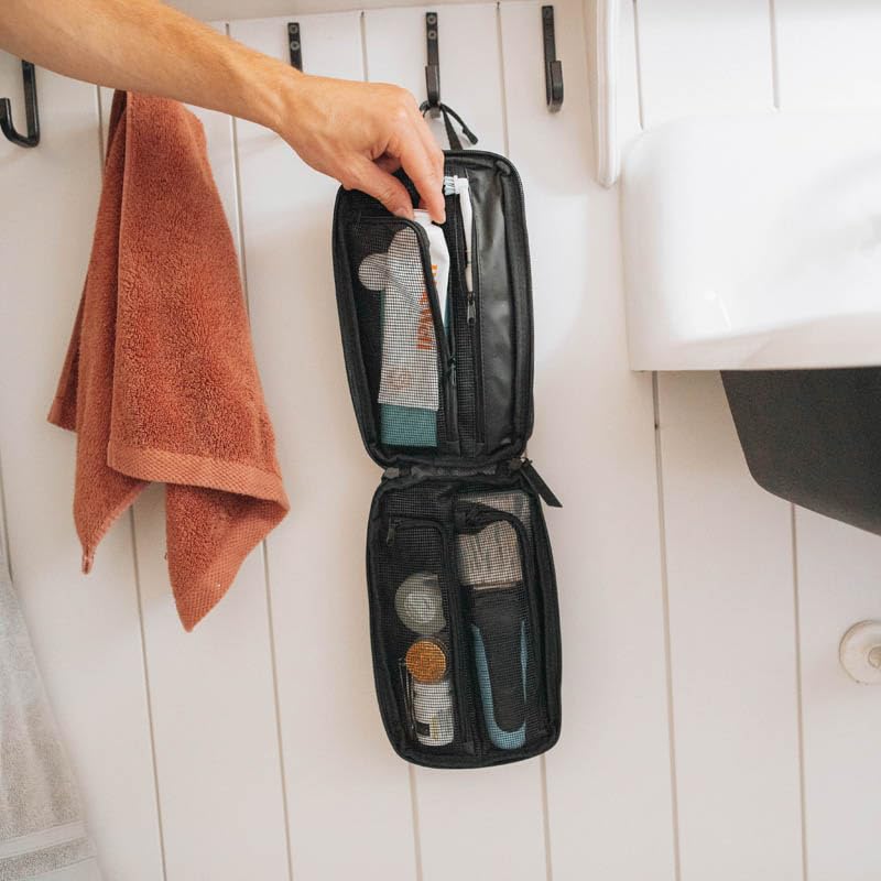 Gravel Explorer Plus - Neceser Colgante, Resistente al Agua, con Botellas de Viaje aprobadas por la TSA, Negro -, Explorer Plus (3L)