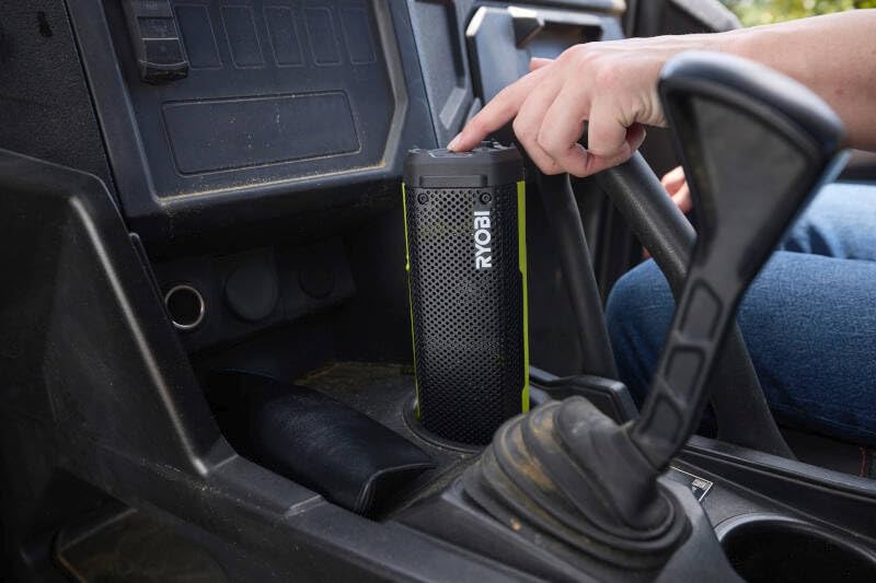 RYOBI - Altavoz Bluetooth inalámbrico de 4 voltios, portátil e Impermeable (IP67), batería de 2 Ah USB de Litio de Larga duración, RS4-120G