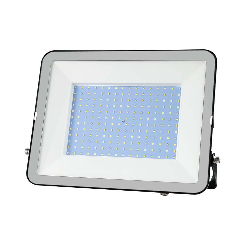 WatioWave Proyector 300W con chip 1M, cable incluido, temperatura de color 6500K, cuerpo negro y cristal gris. Ideal para diversas aplicaciones.