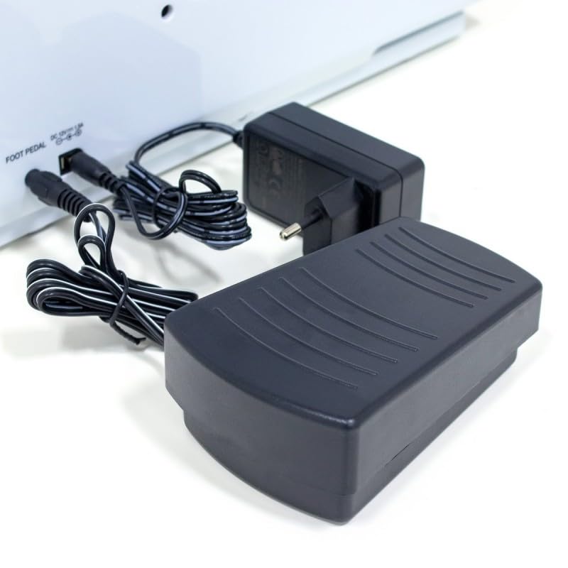 Ufesa SW2002 Deluxe Máquina de Coser con 20 Puntadas, 2 Velocidades, Luz de Costura, Pedal/Interruptor Manual, 12V de Potencia Plástico Blanco / Gris