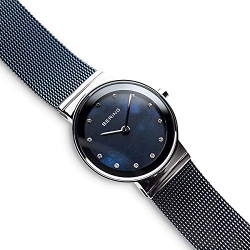 BERING 10126-307 Reloj de cuarzo para mujer con caja de acero inoxidable plateado de 26 mm y esfera azul, correa milanesa, cristal de zafiro y resistencia al agua de 5 ATM