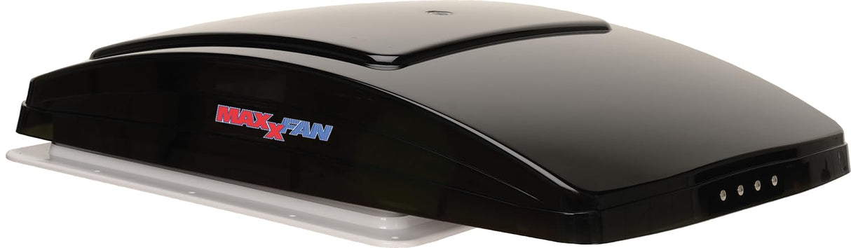 MAXXAIR Maxxfan Deluxe - Ventilador y cubierta de ventilación, todo en uno, potente ventilador reversible de 10 velocidades con termostato, cubierta de lluvia integrada, control remoto, ventilador de