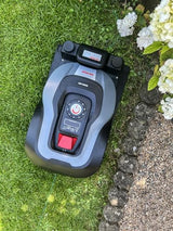 IKRA Robot cortacésped iROM 600 para céspedes de hasta 600 m², WiFi o Bluetooth, Control por App, multizona, Incl. estación de Carga & Sensor de Lluvia, 6 Cuchillas de Repuesto