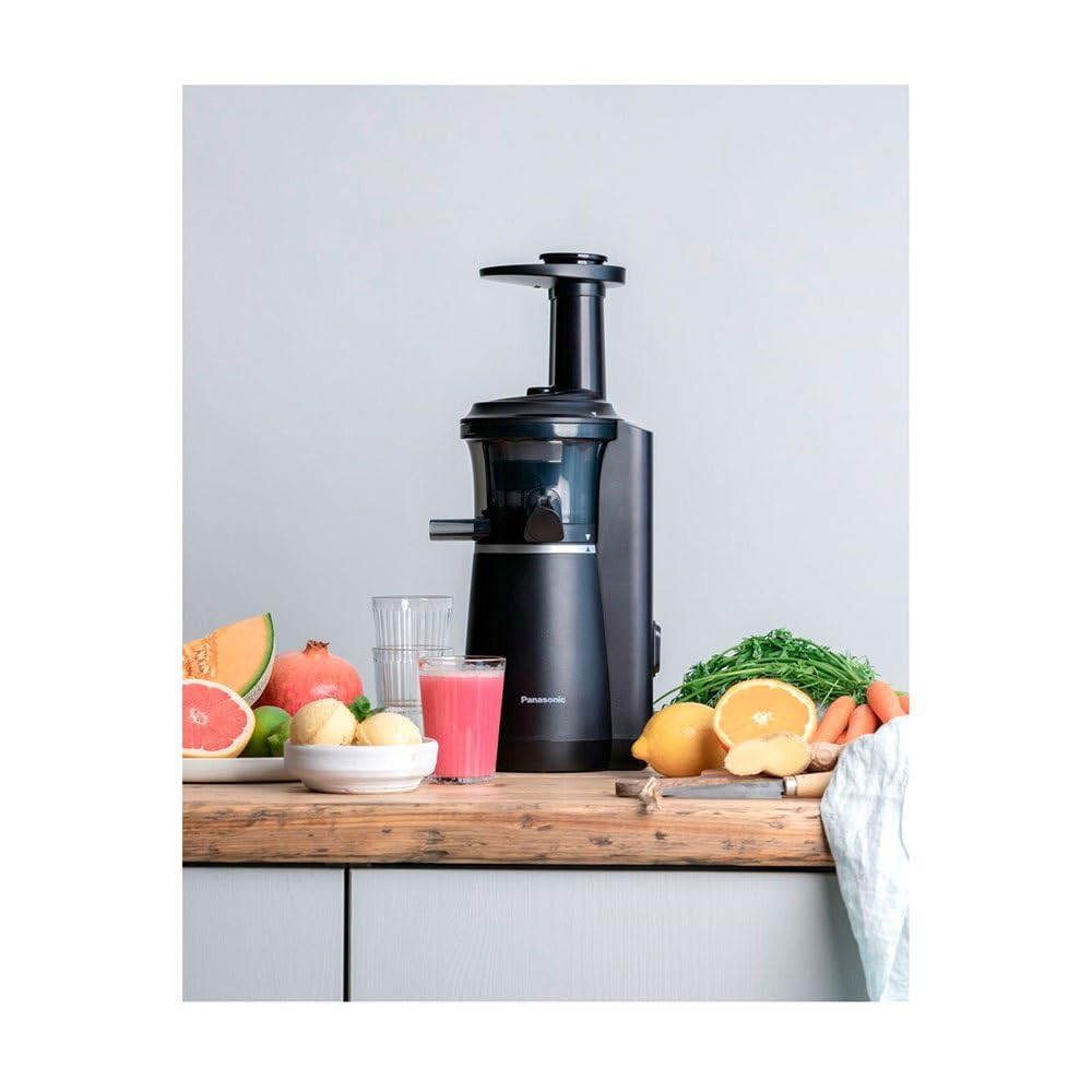 Panasonic Slow Juicer MJ-L501, Exprimidora eléctrico de frutas y verduras, 150 W, acero inoxidable y plástico, diseño elegante y delgado, accesorio para ingredientes congelados, negro
