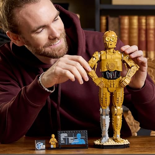 LEGO Star Wars 75398 C-3PO Figura de Droide - Kit de Maquetas para Adultos de Colección - Base, Placa Informativa y Minifigura - Regalo para Hombres y Mujeres Fans de la Saga