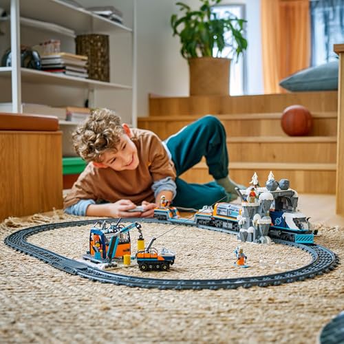 LEGO City Tren Expreso Polar Ártico de los Exploradores - Tren de Juguete Teledirigido - Quitanieves, 22 Tramos de Vías, 6 Minifiguras y Caída de Rocas - Regalo para Niños y Niñas de 7+ Años 60470