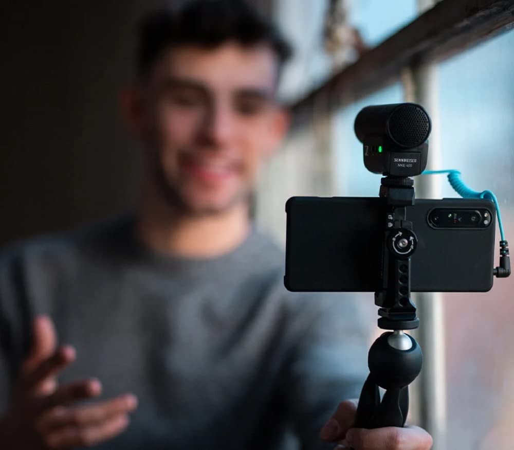 Sennheiser MKE 400 Micrófono Shotgun Direccional para Cámara con Conectores TRS y TRRS de 3,5mm para DSLR, Mirrorless y Móvil, 508898