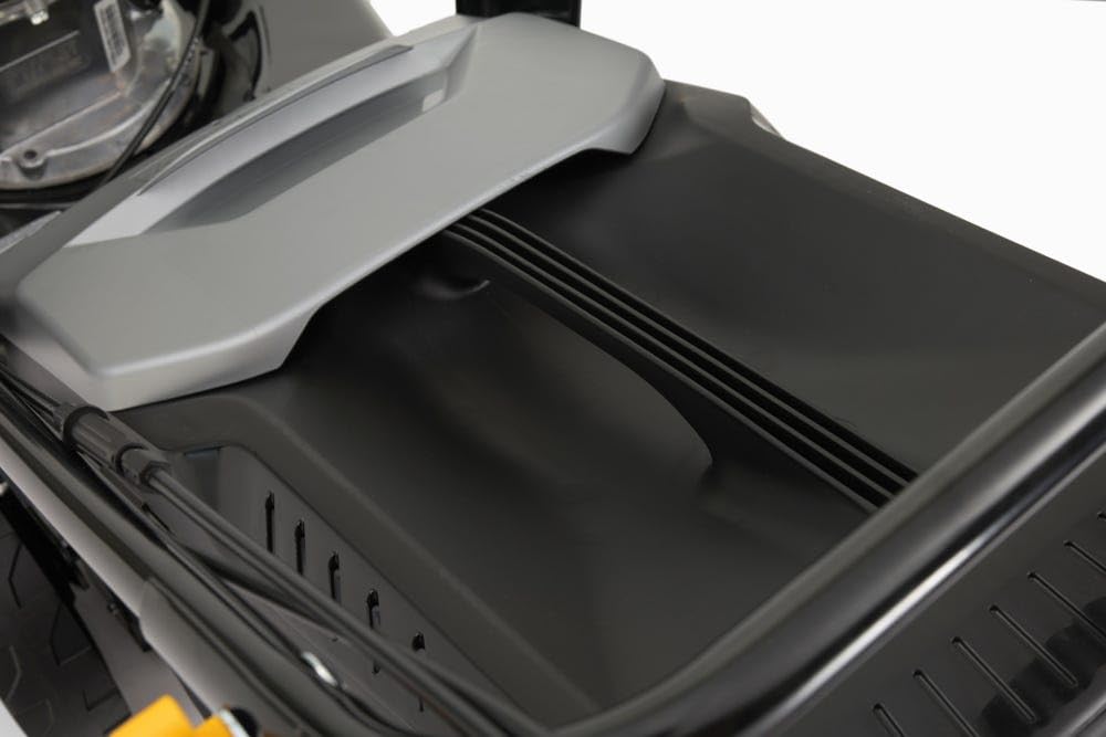 Alpina Cortacésped de Gasolina AL5 46 SA, Ancho de Corte 46 cm, Motor de 139 CC (2200 W) con tracción Posterior, hasta 1200 m², Bolsa de Recogida de 60 l, Altura de Corte Regulable en 6 Posiciones