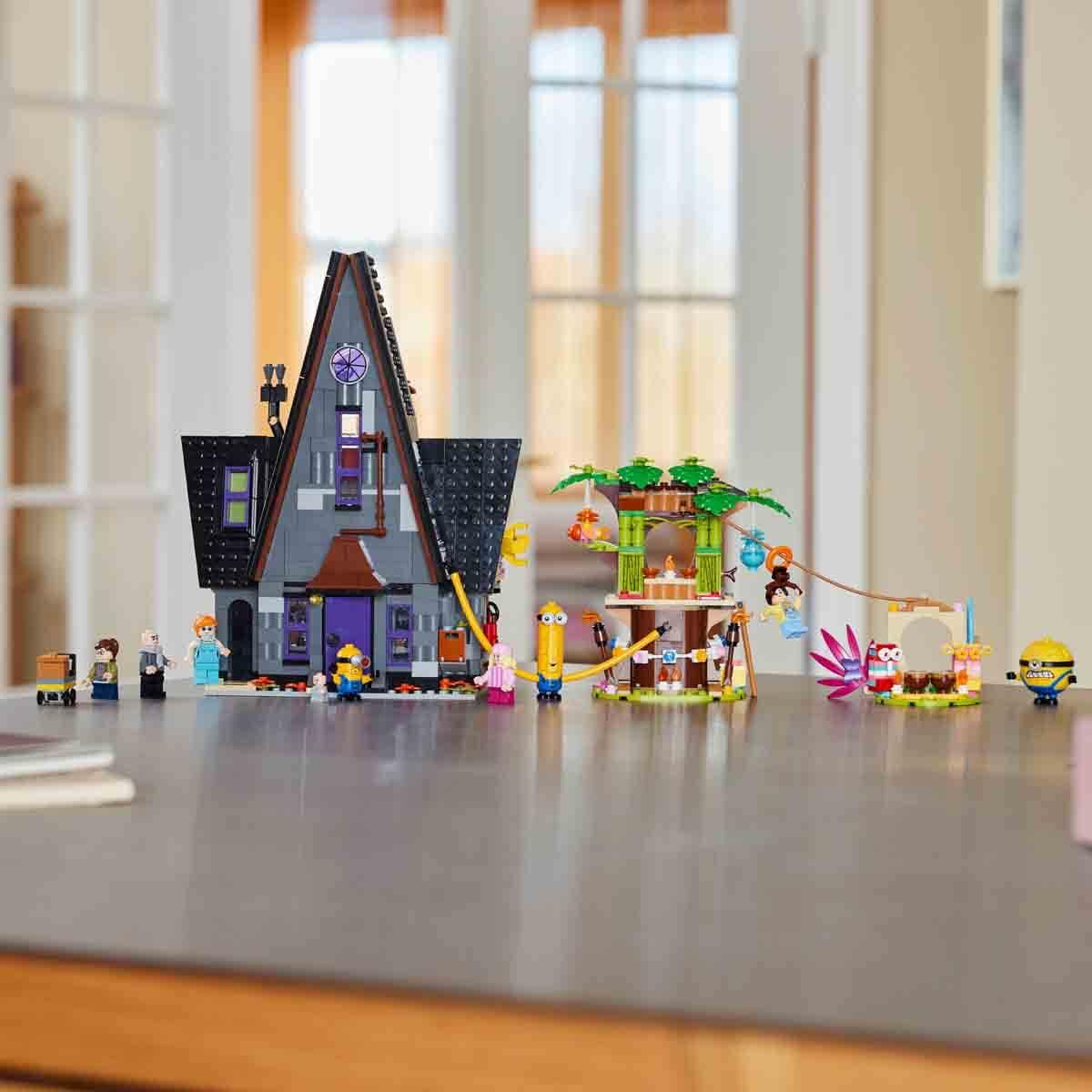 LEGO GRU 4: Mi Villano Favorito Minions y Mansión Familiar de GRU, Casa de Juguete para Construir con Figuras de Personajes de la Película, Regalo para Niños y Niñas de 8 Años o Más 75583