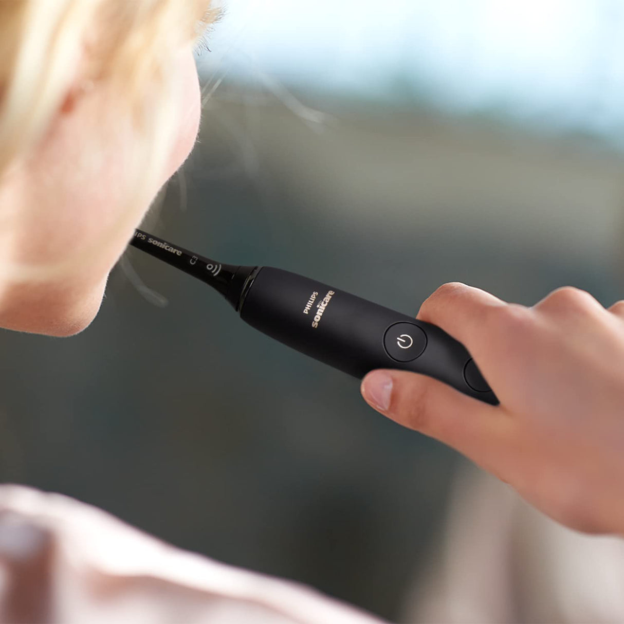 Philips Sonicare DiamondClean 9000 - Cepillo de dientes eléctrico negro, 4 modos, 3 intensidades, sensor de presión de encías, aplicación, mango conectado, enchufe de baño de 2 pines, el embalaje