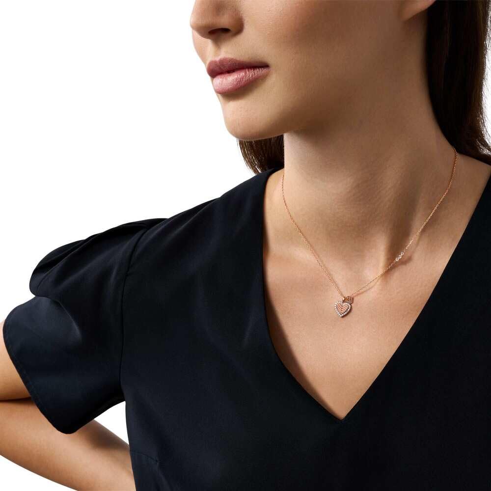 Emporio Armani Collar de mujer de acero inoxidable o plata de ley con cierre de mosquetón, 35Lx1.15Wx1.08cm, Plata esterlina, No es una piedra preciosa, Oro reluciente
