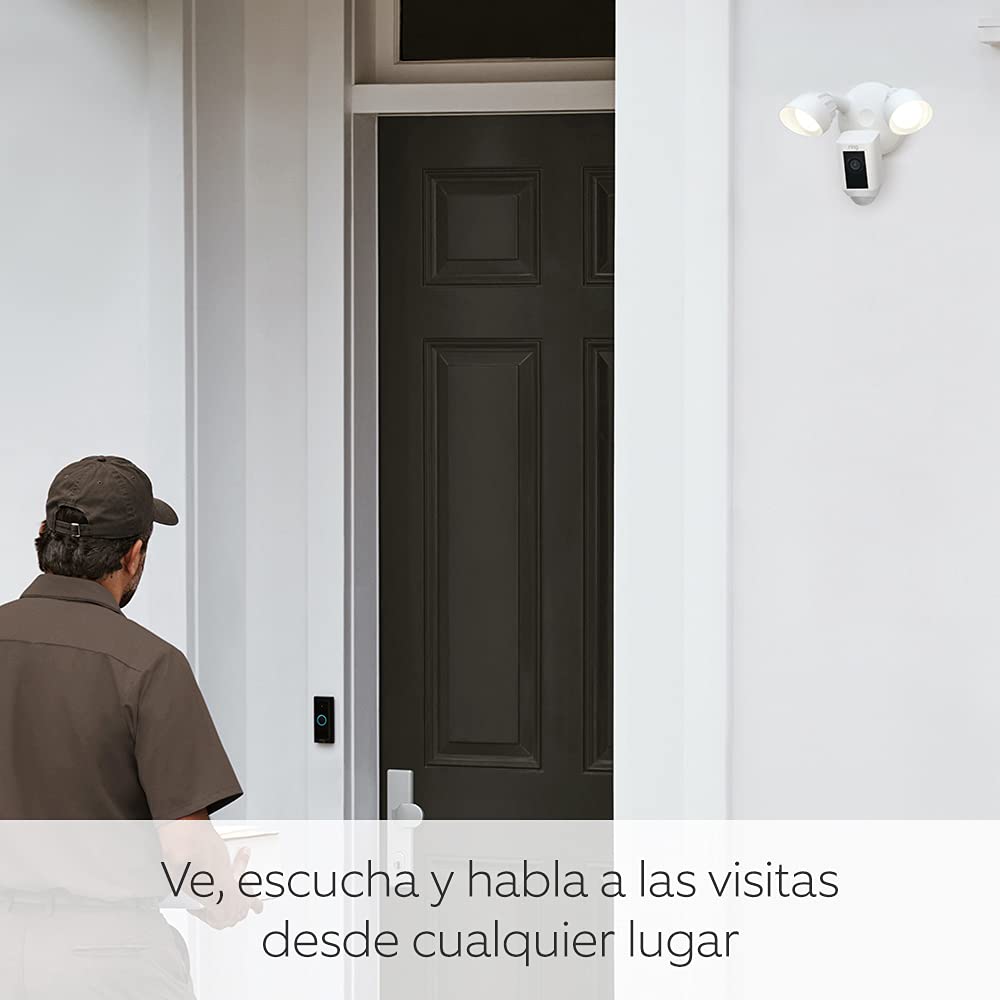 Ring cámara Plus con focos cableada (Floodlight Cam Wired Plus) | Cámara de vigilancia exterior wifi con vídeo HD, comunicación bidireccional, focos LED, sirena integrada | 30 días gratis de Ring Home