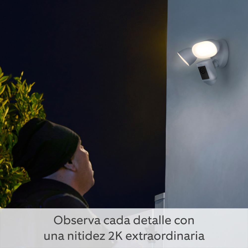 Ring cámara Pro con focos cableada (Floodlight Cam Wired Pro) | Cámara exterior con vídeo 2K, Ring Vision, detección de movimiento 3D, (alternativa al CCTV) | 30 días de prueba gratuita de Ring Home