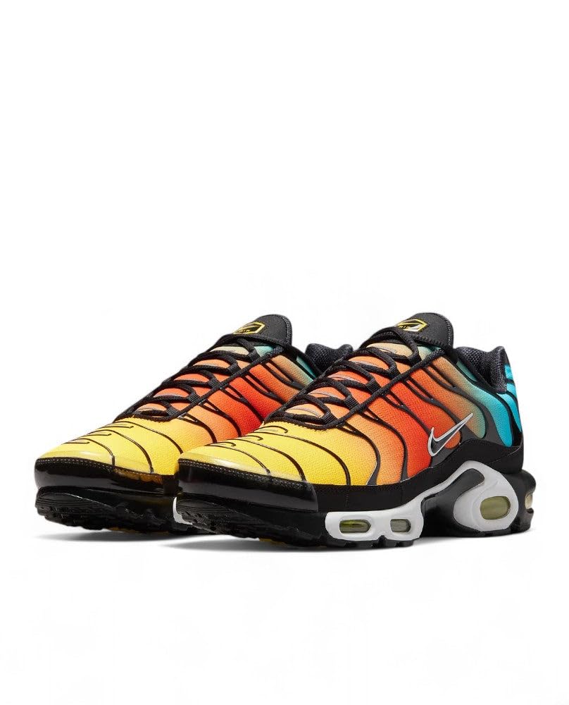 NIKE Air MAX Plus, Sneaker Hombre, Baltic Blue Safety Orange, 42.5 EU