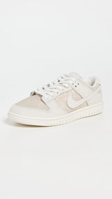 NIKE W Dunk Low, Sneaker Mujer, Lt Orewood Brn Soft Pearl Coconut Milk, 38.5 EU
