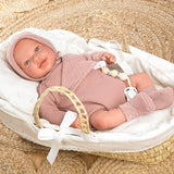 ARIAS - Muñeca Reborn Avana de 45 cm con Canastilla Mimbre, Bebé Realista con Ropita Rosa, Chupete y Chupetero, Extremidades de Vinyl y Cuerpo Blando, Juguete para Niños y Niñas +3 años (ARI98122)