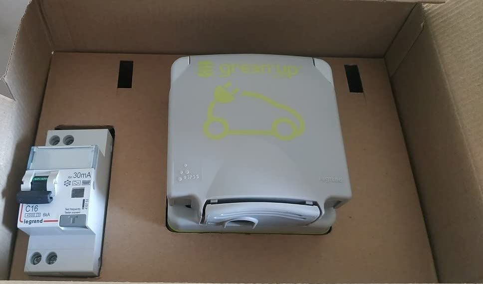 Kit de toma GREEN´UP ACCESS IP66 IK08 + diferenciallisto para instalar LEGRAND 090470