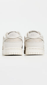 NIKE W Dunk Low, Sneaker Mujer, Lt Orewood Brn Soft Pearl Coconut Milk, 38.5 EU