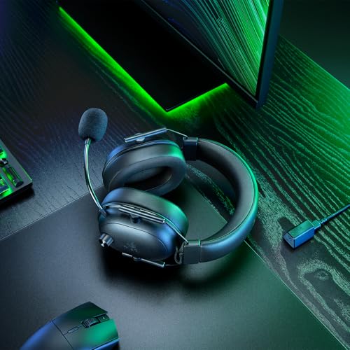 Razer BlackShark V2 HyperSpeed para PC - Auriculares para esports inalámbricos y ligeros (280 g, Micrófono HyperClear, Diafragmas TriForce de titanio de 50 mm, Bluetooth) Negro
