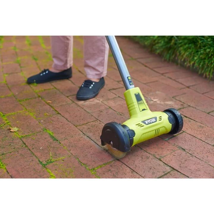 RYOBI - Limpiador de Juntas Sin Cable 18V ONE+ - Limpieza de Terrazas, Calzadas, Bordes de Piscinas - Mango Ergonómico, Tubo Telescópico - Buena Autonomía - Batería 2Ah, Cargador 1,5A, Cepillo Alambre