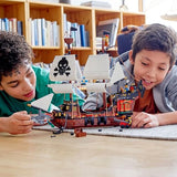 LEGO Creator 3-en-1 Barco Pirata, Isla Calavera o Taberna, Juego Creativo de Construcción con Tiburón de Juguete y Mini Figuras, Regalo para Niños y Niñas de 9 Años o Más 31109