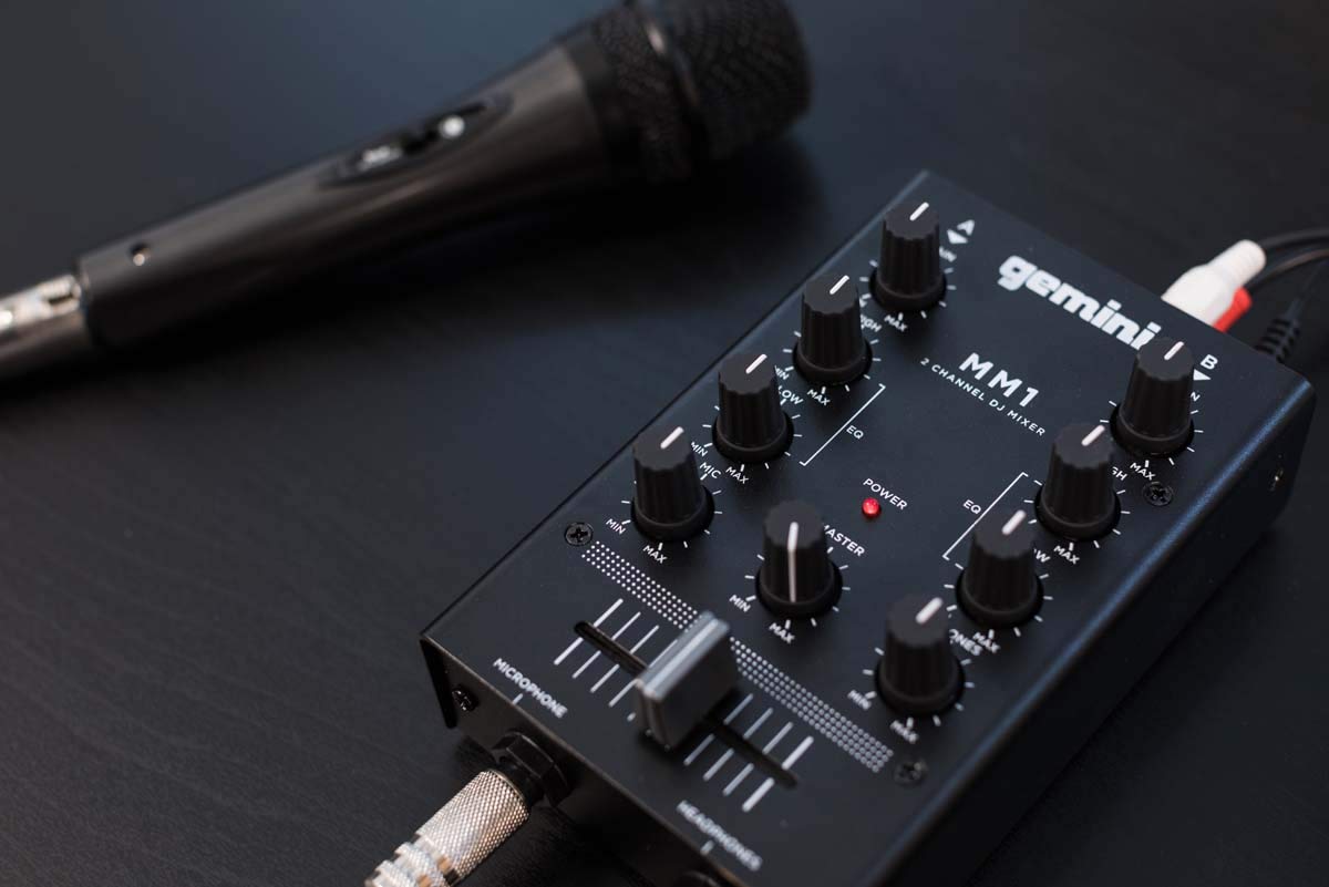 Gemini MM-1 - Mini mezclador DJ de 2 canales