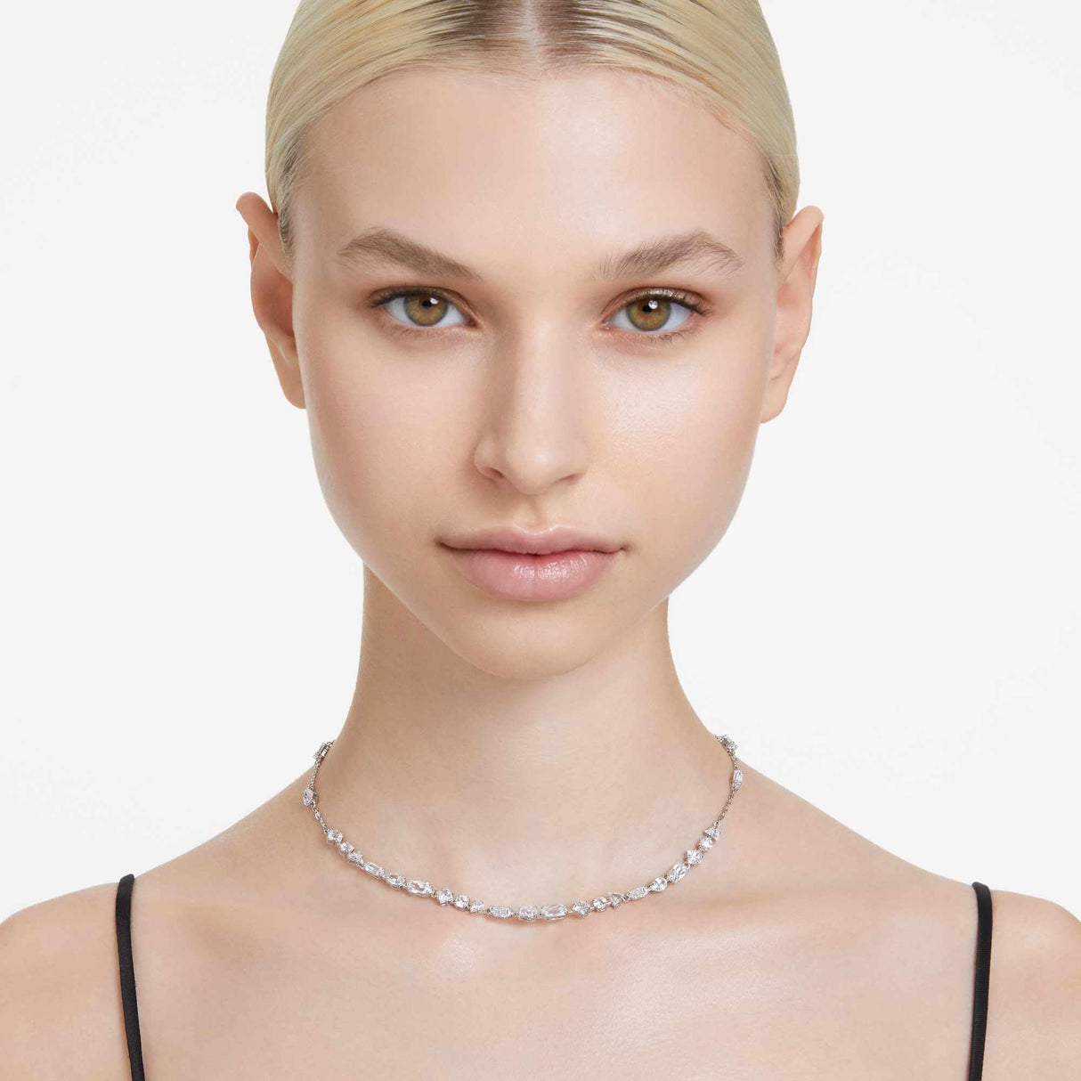 Swarovski Collar Mesmera, Tallas mixtas, Diseño distribuido, Blanco, Baño de rodio