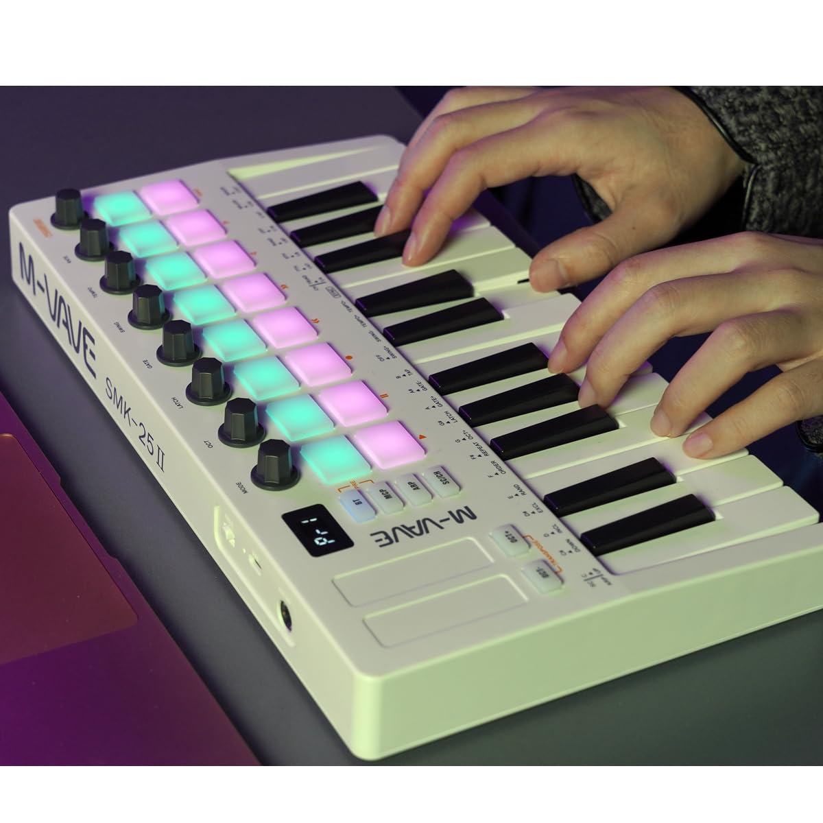 M-Vave SMK 25 MKII - Teclado Controlador Inalámbrico BT Midi con 16 Drum Pads Retroiluminados, 8 Botones, Arpegio, USB, Blanco