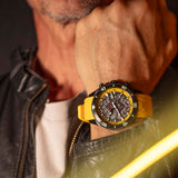 Lotus Reloj Hombre 18945/1 Vortex Caja de Acero Inoxidable 316l Negro Correa de Caucho Amarillo