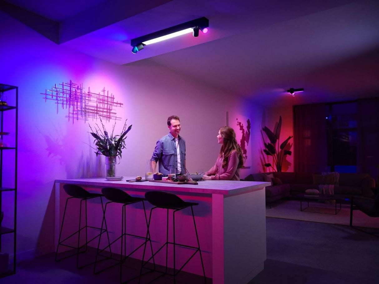 Philips Hue White & Color Ambiance Centris de 4 focos, regulable, 16 millones de colores, controlable mediante app, compatible con Amazon Alexa, negro