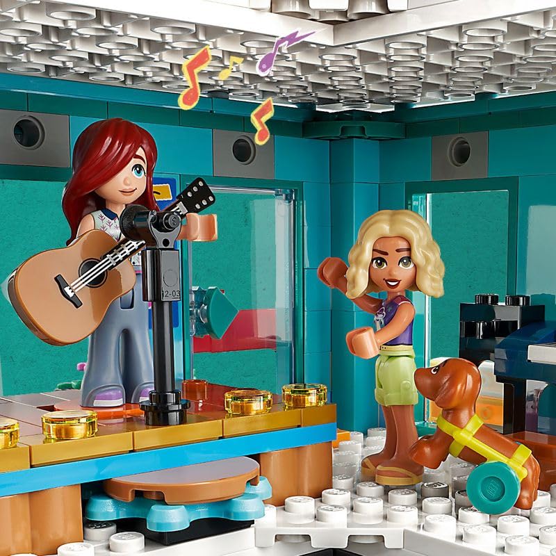 LEGO Friends Centro Comunitario de Heartlake City de Juguete - Set Modular con 5 Plantas, 6 Mini Muñecos, Figura de Perro y Accesorios Creativos - Regalo de Cumpleaños para Niñas de 9+ Años 41748