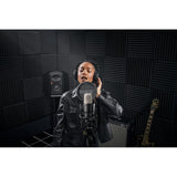 RØDE NT1 Signature Series micrófono de condensador de gran diafragma de la con soporte antivibraciones, filtro antipop y cable XLR para producción musical, grabación de voz, streaming y podcasting