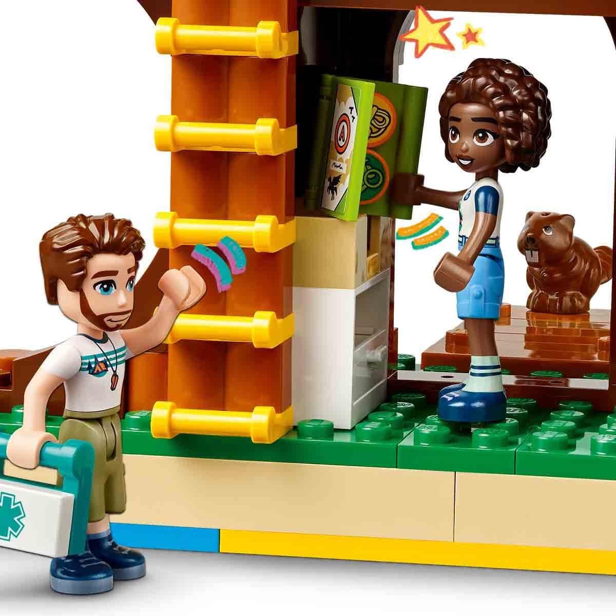 Lego Friends Campamento de Aventura: Casa del Árbol con 5 Animales de Juguete, Regalo para Niñas y Niños de 8 Años o Más, 5 Mini Muñecas y Muñecos y Figura de Búho, Casita de Muñecas 42631