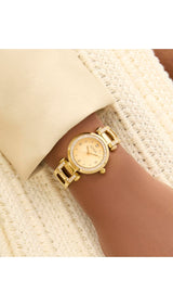 GUESS Reloj Analógico para Mujer'S de Cuarzo con Correa en Acero Inoxidable GW0869L4